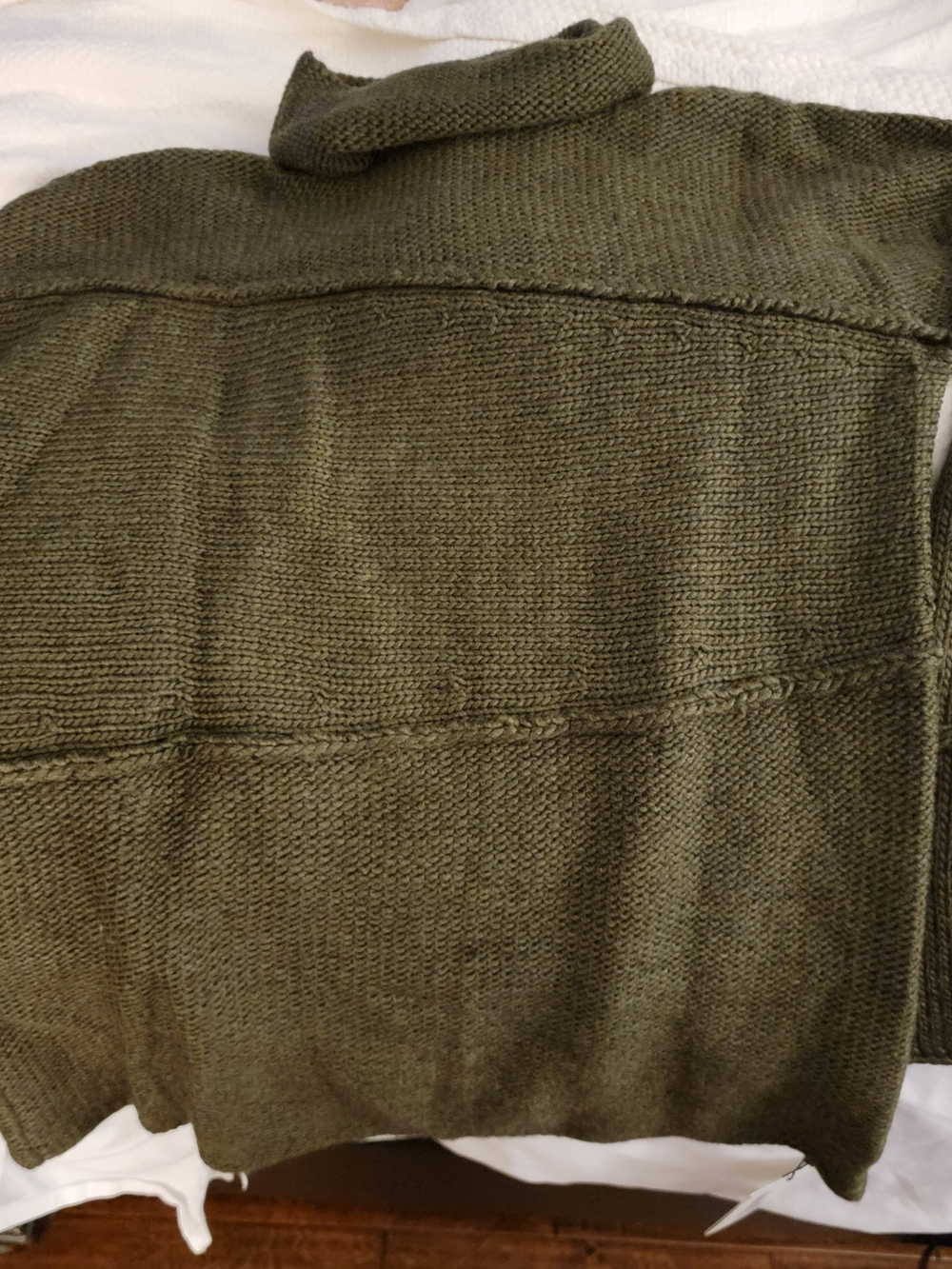 NWT MACELLA Large Olive Green Women’s Knit Sweater